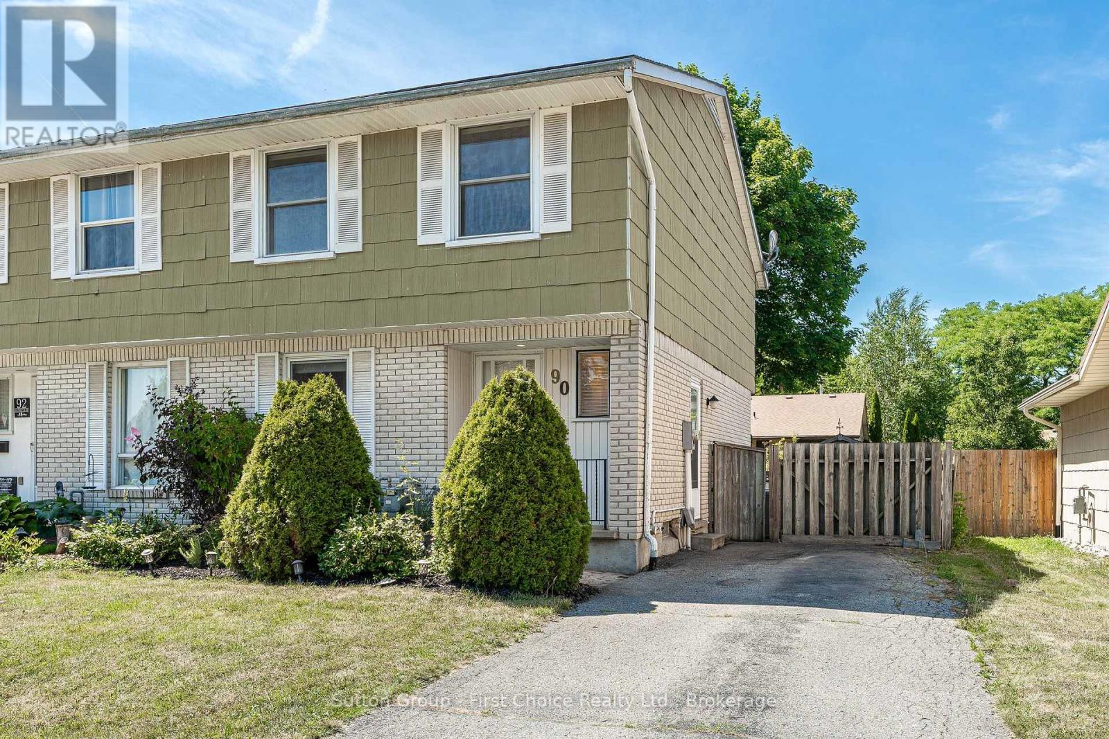 90 PATRICIA ROAD, Stratford