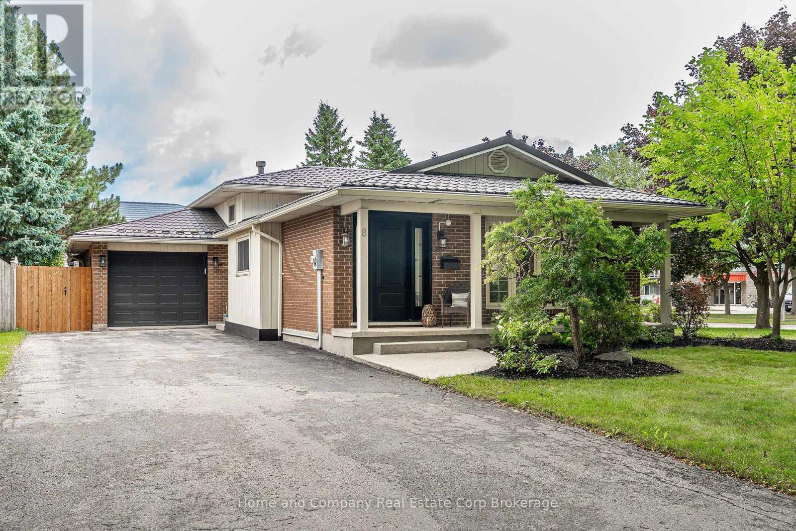 8 MURRAY HILL ROAD, Stratford