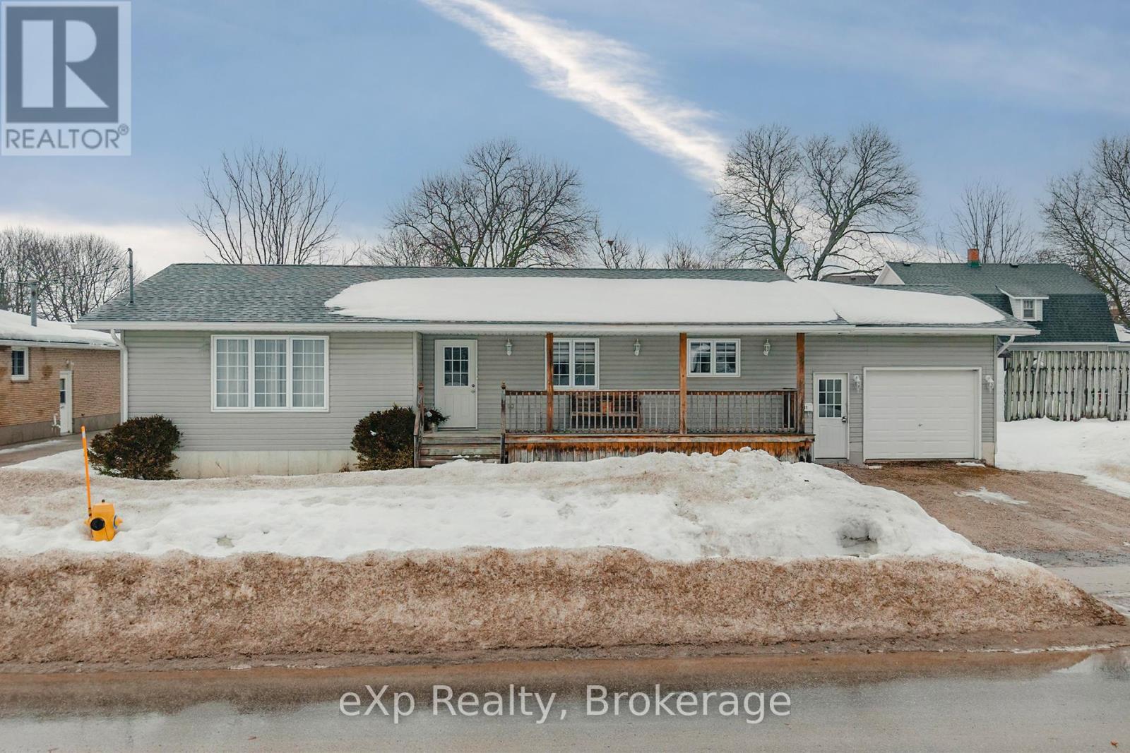 725 BINNING STREET W, North Perth (Listowel)