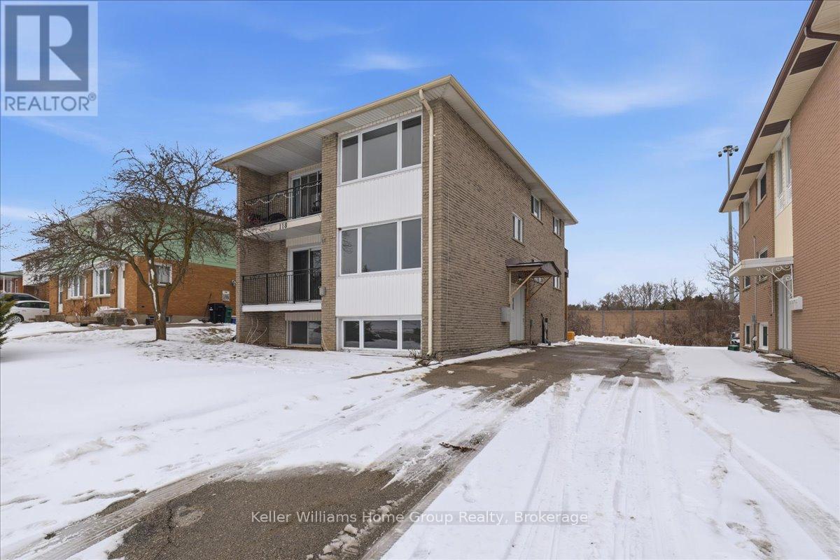 118 CHANDLER DRIVE, Kitchener