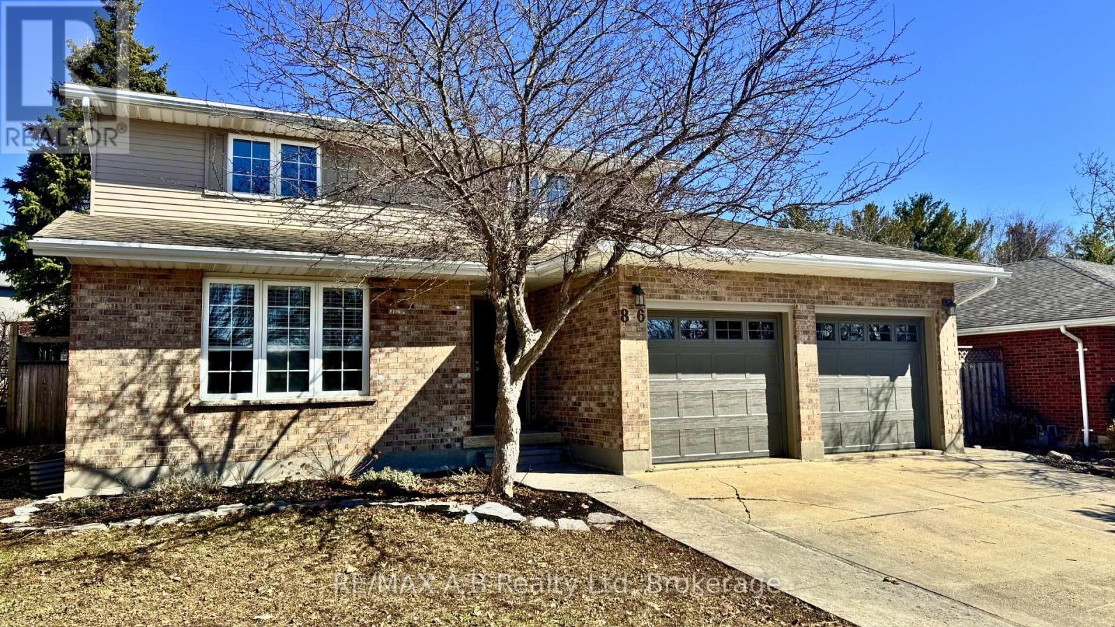 86 FREELAND DRIVE, Stratford