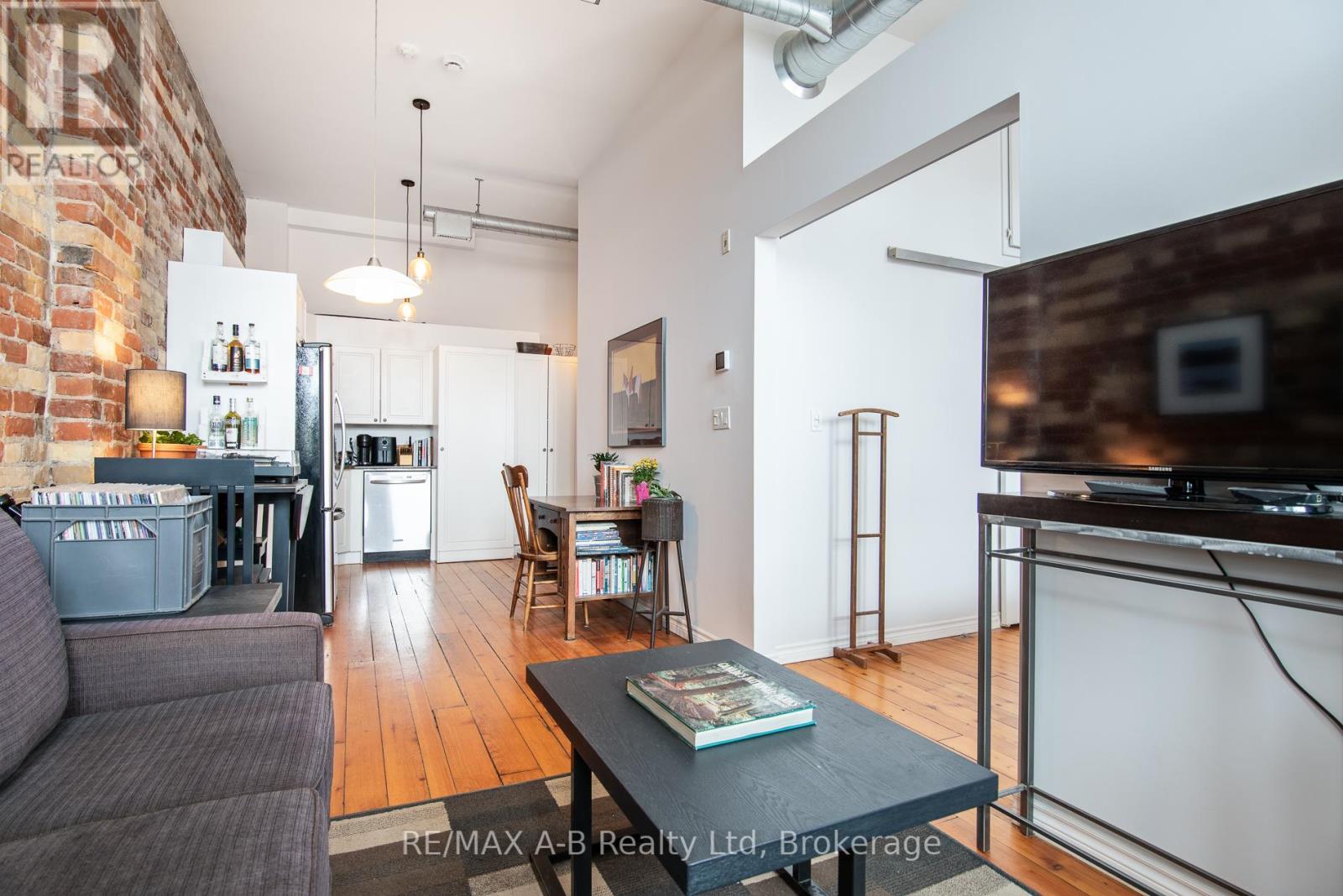 No.201 - 66 WELLINGTON STREET, Stratford