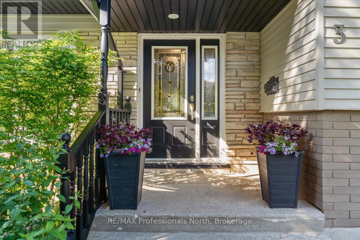 3 SCOTIA AVENUE, Brantford