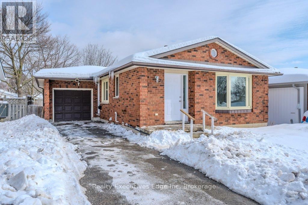 28 SUMMERHILL CRESCENT, Kitchener