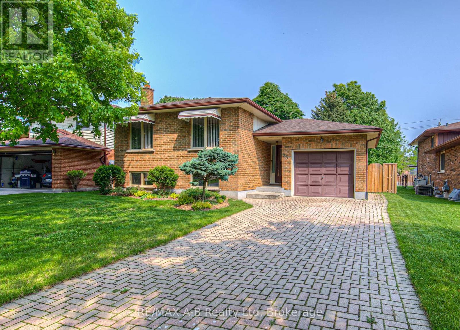 23 MAGWOOD COURT, Stratford