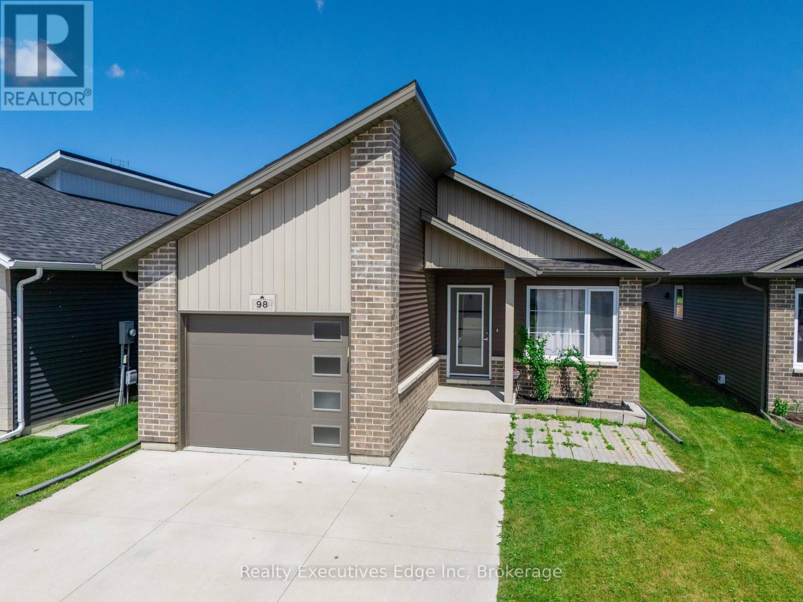98 MOONSTONE CRESCENT, Chatham-Kent