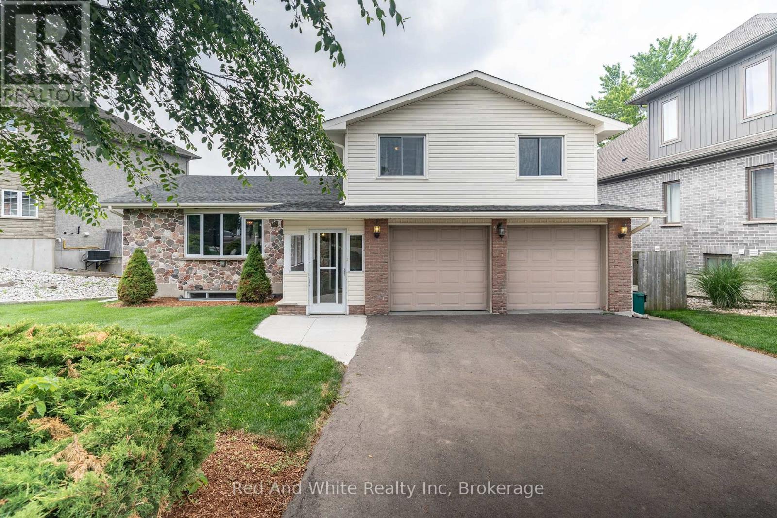 447 OLD CHICOPEE TRAIL, Kitchener
