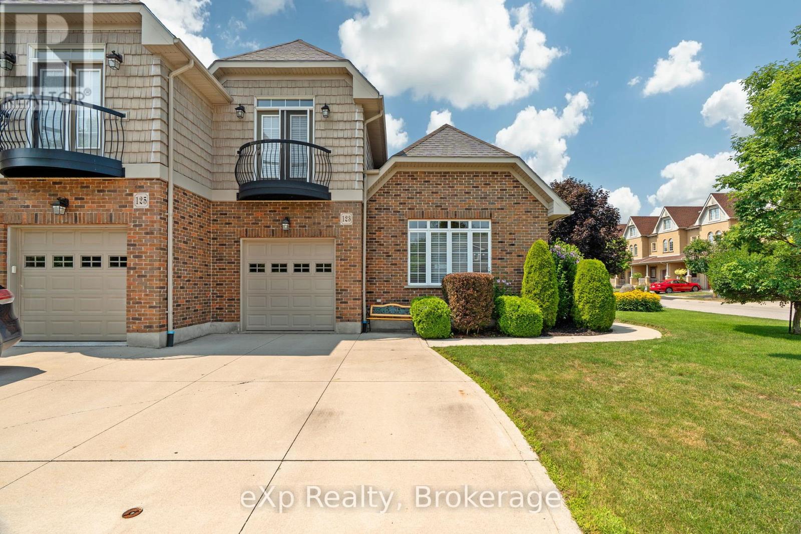 123 LONG DRIVE, Stratford