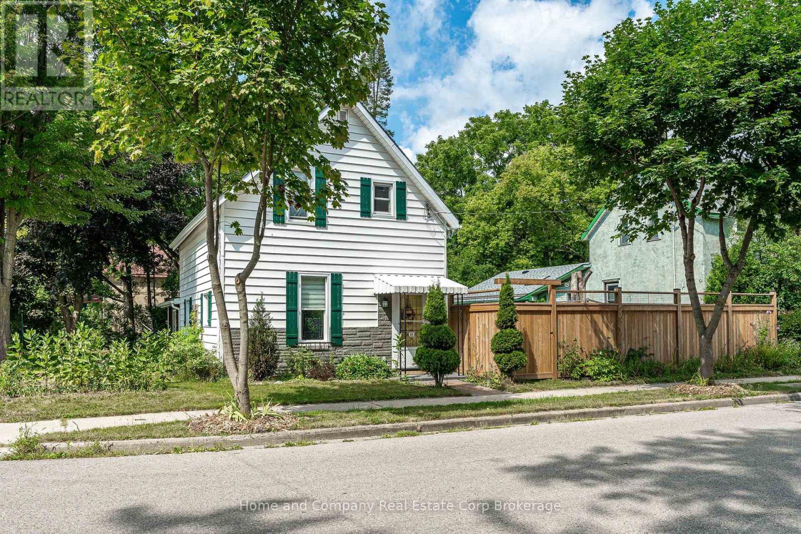 61 BLAKE STREET, Stratford