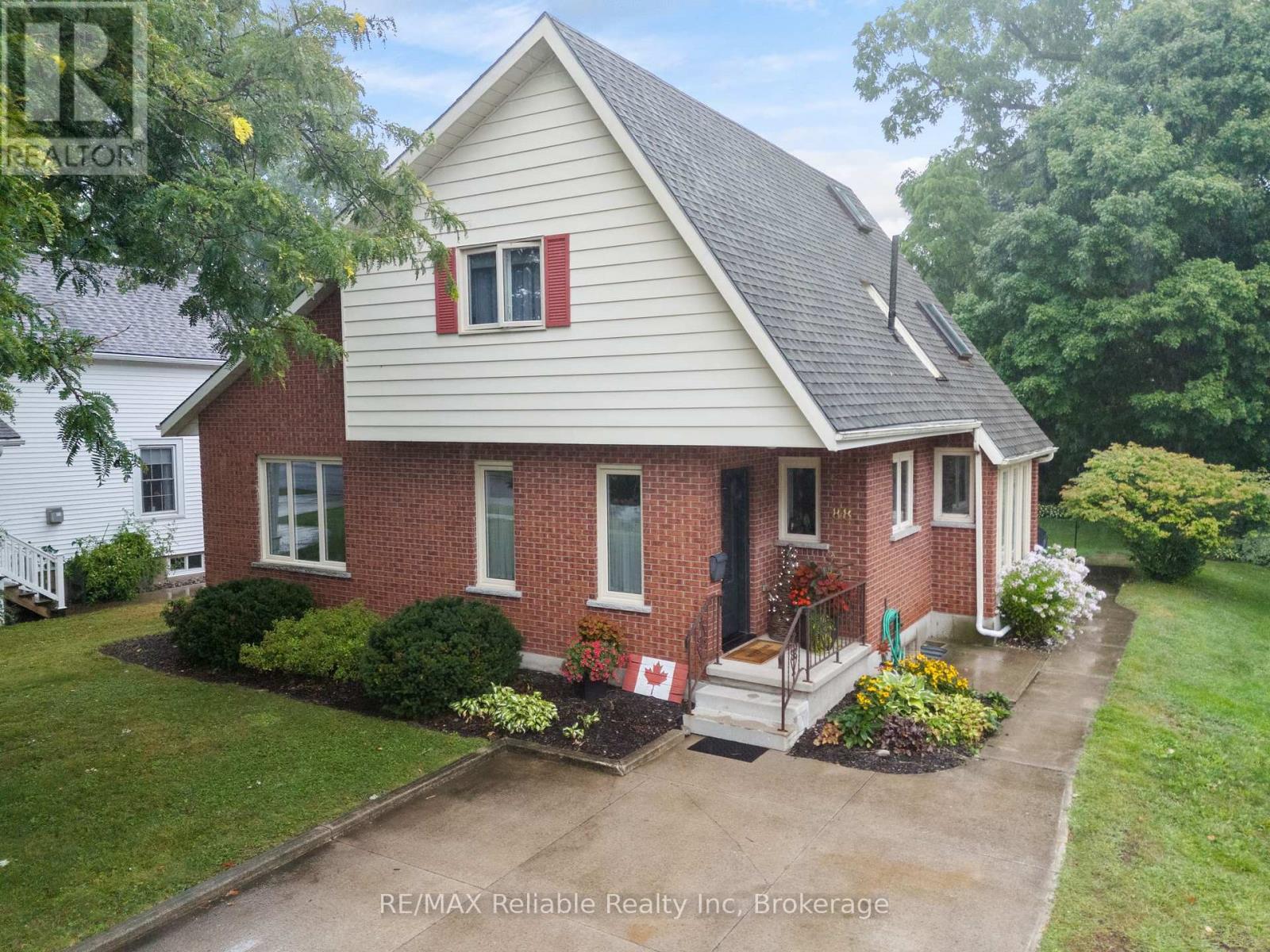88 EAST WILLIAM STREET, Huron East (Seaforth)