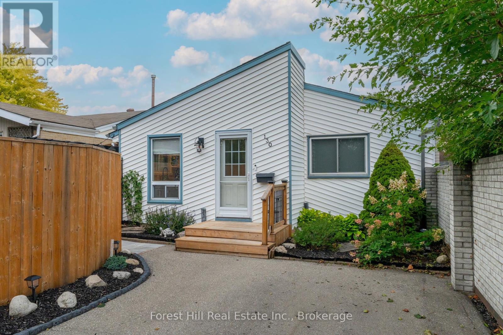 130 PEPPERWOOD CRESCENT, Kitchener