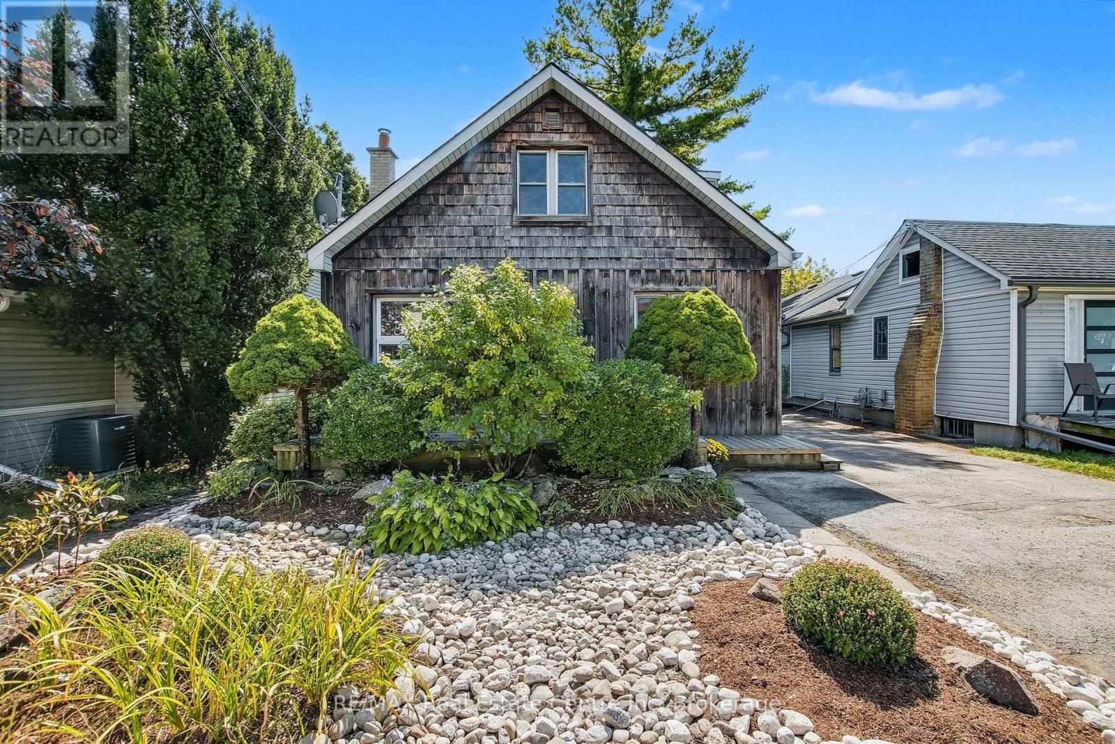 52 AVENUE ROAD, Cambridge
