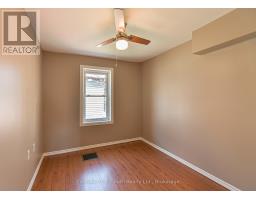 76 MCKENZIE STREET - 16