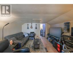 76 MCKENZIE STREET - 32