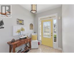 35 SANDY COAST CRESCENT - 4