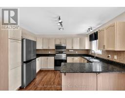 4 BYRNES CRESCENT - 5