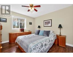 4 BYRNES CRESCENT - 7