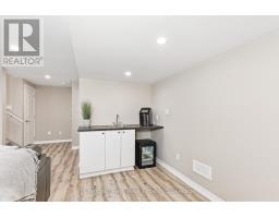 18 GREGORY AVENUE - 30