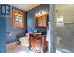 805 EASTDALE DRIVE - 33