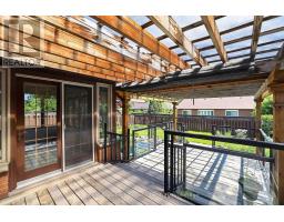 32 MILFORD CRESCENT - 37