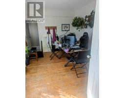 428 QUEEN STREET S - 2