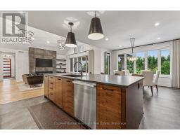 14 INVERHILL ROAD - 16