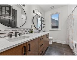 14 INVERHILL ROAD - 24