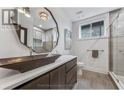 14 INVERHILL ROAD - 32