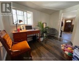 2843 592 HIGHWAY - 32