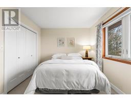 222 PENETANGORE ROW - 21