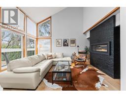 222 PENETANGORE ROW - 7