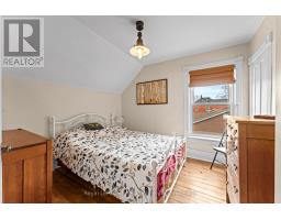 122 NELSON STREET E - 21
