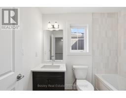 130 WHITE OAK CRESCENT - 24