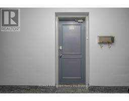 201 - 9 GRANT BOULEVARD - 4