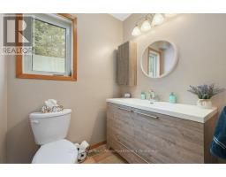 12 TAYLOR CRESCENT - 18