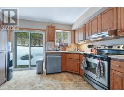 12 TAYLOR CRESCENT - 8