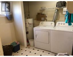 812 WALSH STREET - 14