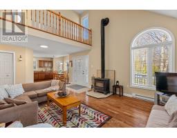 207 BIRCH CRESCENT - 10