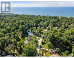 207 BIRCH CRESCENT - 2