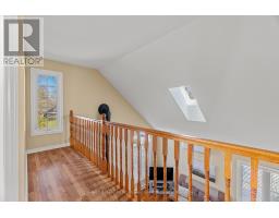207 BIRCH CRESCENT - 24