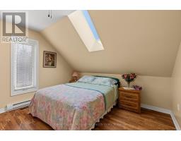 207 BIRCH CRESCENT - 27