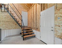 207 BIRCH CRESCENT - 38