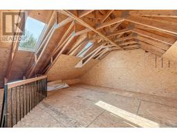 207 BIRCH CRESCENT - 41