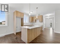 376 HAWTHORNE STREET - 5