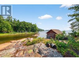 34 B320 SANS SOUCI ISLAND - 40