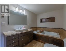3016 118 HIGHWAY - 16