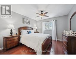 4 PEARTREE CRESCENT - 14