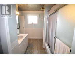 150 DOUGLAS STREET W - 23