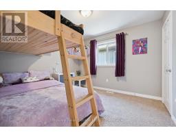 43 CAPTAIN MCCALLUM DRIVE - 18