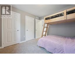 43 CAPTAIN MCCALLUM DRIVE - 19